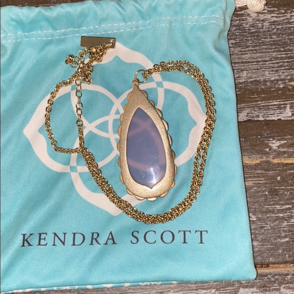 Kendra Scott necklace